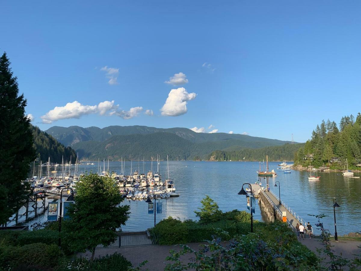 Deep Cove Retreat North Vancouver Bed & Breakfast ภายนอก รูปภาพ