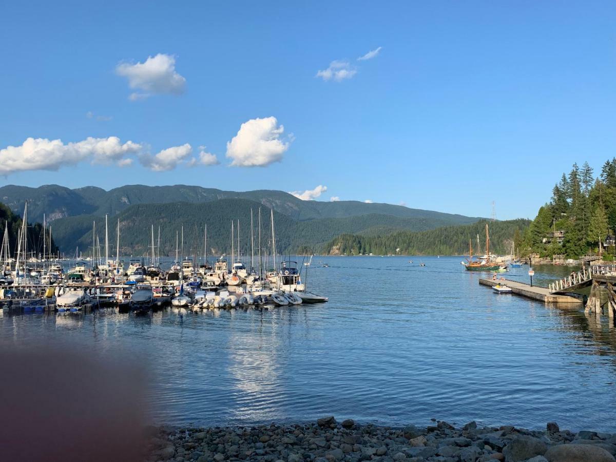 Deep Cove Retreat North Vancouver Bed & Breakfast ภายนอก รูปภาพ