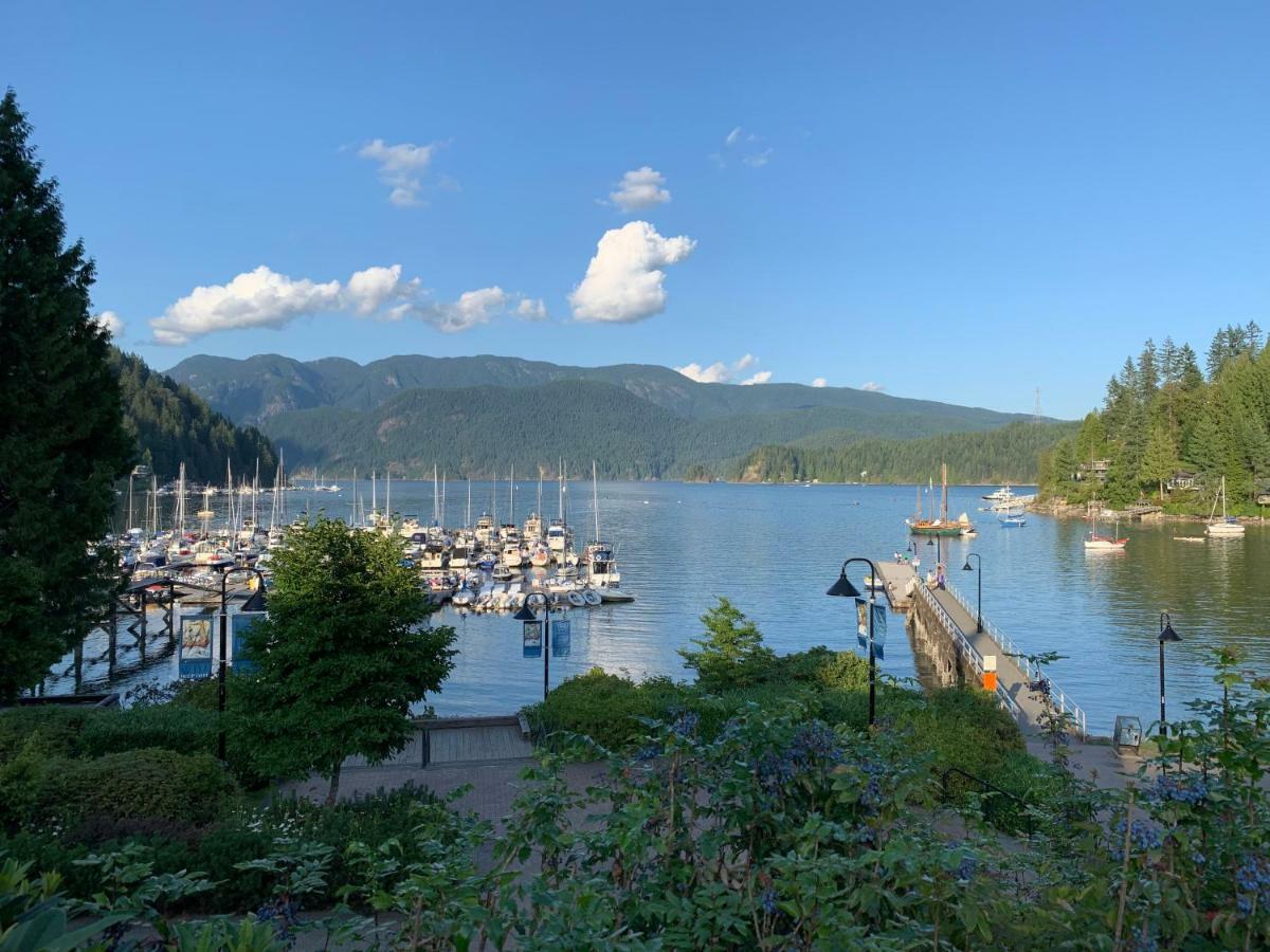 Deep Cove Retreat North Vancouver Bed & Breakfast ภายนอก รูปภาพ